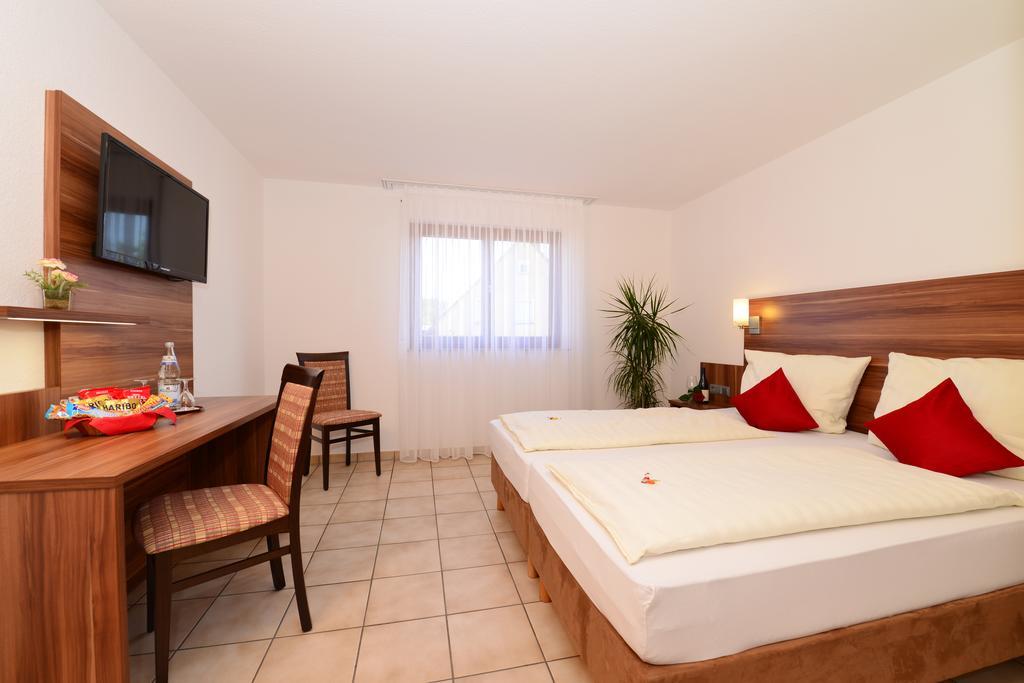 Hotel Am Buchwald Esslingen am Neckar Cameră foto